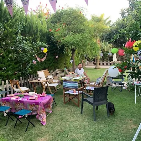 Villa Oezel Havuzlu Genis Ferah Bahceli Muestakil Villa Belek