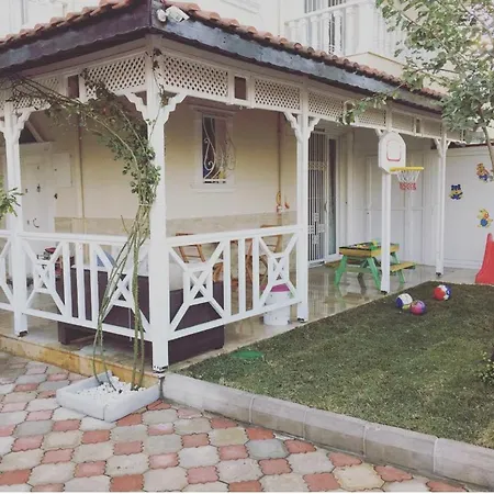 Oezel Havuzlu Genis Ferah Bahceli Muestakil Villa Belek