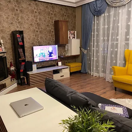Oezel Havuzlu Genis Ferah Bahceli Muestakil Villa Villa *